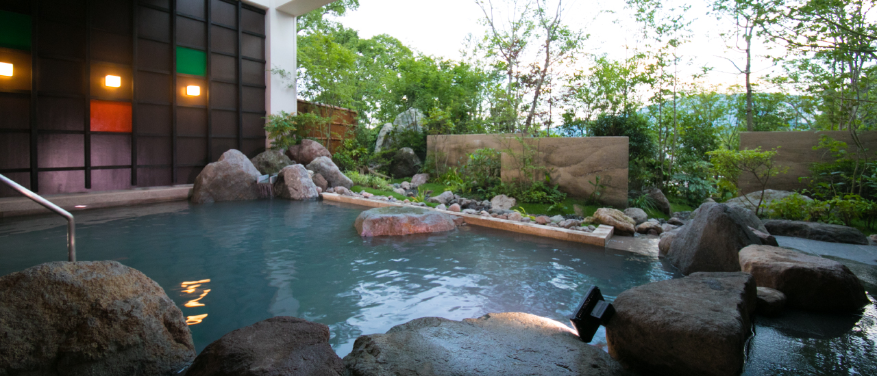 Outdoor hot spring